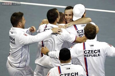 Czech Republic beat Serbia to retain Davis Cup title