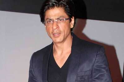 Shah Rukh takes 300 feet plunge for 'Don 2'