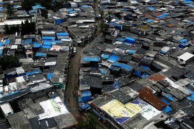 48,000 Slum Dwellings Along Railway Tracks in Delhi to be Cleared in 3 Months, Orders SC
