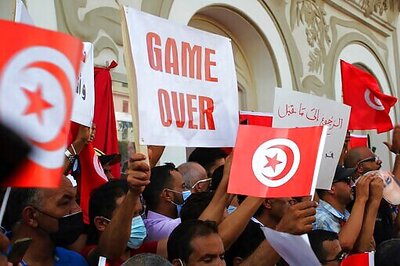 Tunsians March To Support President's Usurpation Of Power