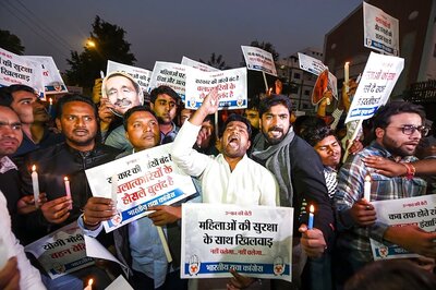 IYC, NSUI Members Take out Candlelight March Demanding Justice for Family of Unnao Rape Victim