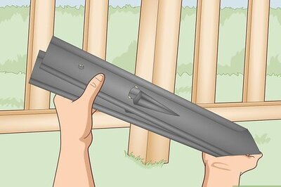 How to Straighten Fence Posts