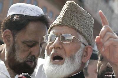 Hurriyat hawk Geelani's passport suspended ahead of US visit