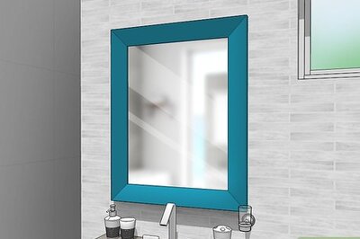 How to Decorate a White Bathroom