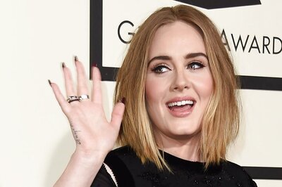 Adele Looks Unrecognisable in Festive Photos After Weight Loss