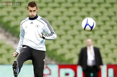 Germany's Klose, Mertesacker out of Italy game