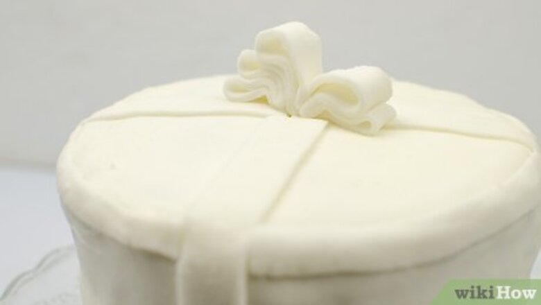 How to Cut Tall Cakes