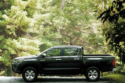 Toyota Hilux Pick-up Truck Bookings Temporarily Suspended in India Due to Heavy Demand
