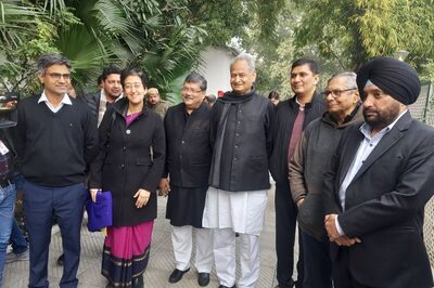 AAP, Cong Leaders Discuss Seat Sharing for Lok Sabha Polls