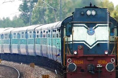 Indian Railways to Resume Providing Linen, Blankets Inside Trains