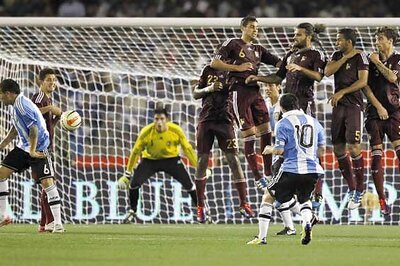 Stars descend in Kolkata to relish Messi show