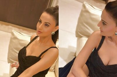 Sexy! Gadar 2 Star Ameesha Patel Turns Up The Heat In Sizzling Black Dress; Hot Video Goes Viral; Watch
