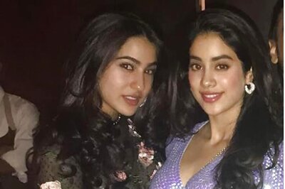 Rivals? Definitely Not. Sara Ali Khan, Jhanvi Kapoor are New Besties of B-town