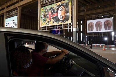 Galleries shut by COVID-19, Brazil has a drive-thru art show