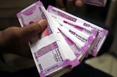 Rupee Rallies for 2nd day, Firms up 8 Paise to 67.84