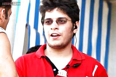 What was Aamir Khan's son Junaid doing in Dilli Haat?