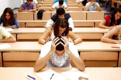 Website Offering Govt Jobs Charging Rs 1645 Application Fees is Fake, Clarifies PIB