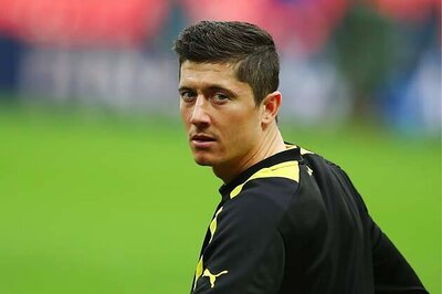 Lewandowski commits to Dortmund after failed Bayern move