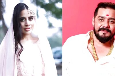 Uorfi Javed Dons Pink Traditional Outfit, Fans Call It 'Hindustani Bhau Ka Kamaal'