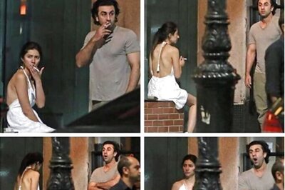 Pakistani Film Industry Extends Support To Mahira Khan Over Trolls