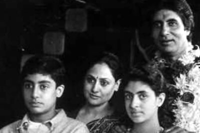 Old Pic of Bachchan Family Goes Viral And Fans Can't Differentiate Between Abhishek And Shweta