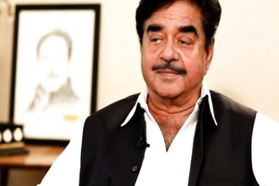 Mamata Brings 'Bihari Babu' Shatrughan Sinha into Bengal Poll Politics, BJP Retorts with 'Bahari' Barb