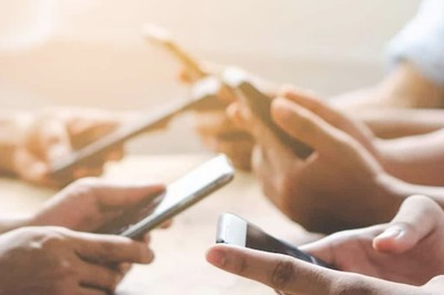 Brits And Americans Roast Each Other Over 'Correct' Pronunciation Of 'Niche' And It's The Funniest Thing On Internet