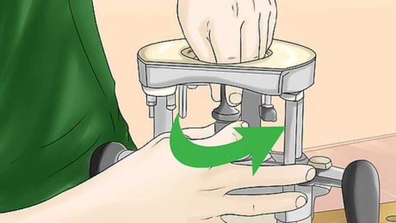 How to Operate a Wood Router