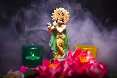 Janmashtami 2021: Here's Why Lord Krishna Loves Flute, Peacock Feather and ‘Makhan Mishri’