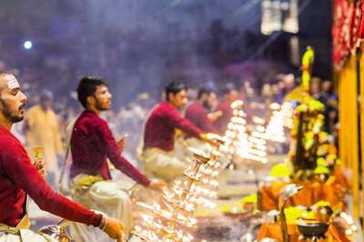 Aaj Ka Panchang, May 9, 2023: Check Out Tithi, Shubh Muhurat, Rahu Kaal and Other Details for Tuesday