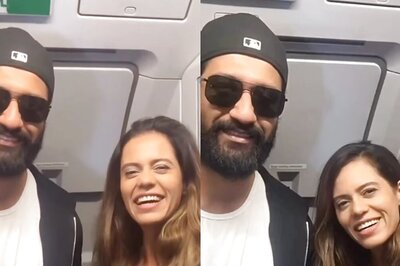 Vicky Kaushal Surprises Fan Mid-Air and Her Priceless Reaction Goes Viral; Watch Video