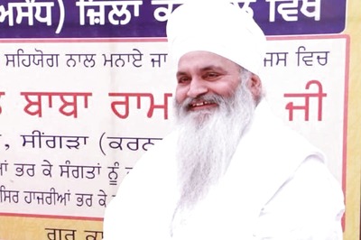 Unable to Bear 'Pain of Farmers', Sikh Preacher Shoots Self Near Singhu Border; Kejriwal Condoles Death