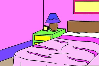 How to Pick College Dorm Bedding