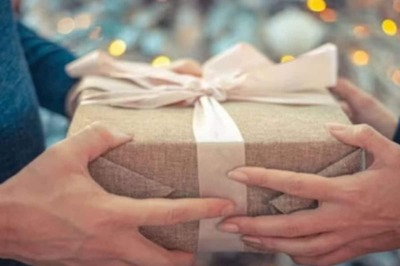 Astrologer Suggests Gifts That Will Bring Good Luck This New Year