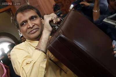Railways Minister Suresh Prabhu calls for fight against corruption, flags off 'Vigithon'
