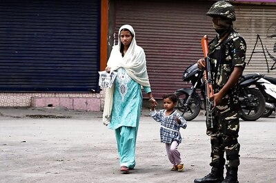 Curfew, Restrictions Remain in Force in Kashmir Valley