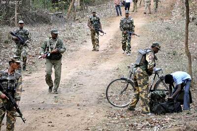 UP policemen stole weapons, armed Naxals