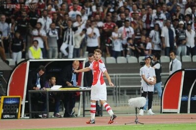 Champions League play-off: Ramsey sees red as Arsenal held to a draw at Besiktas