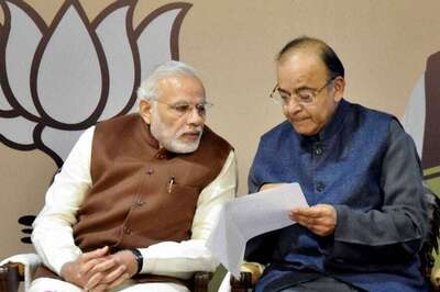 Govt to Stick to 3.3% Fiscal Deficit Target; Mum on Fuel Tax Cuts