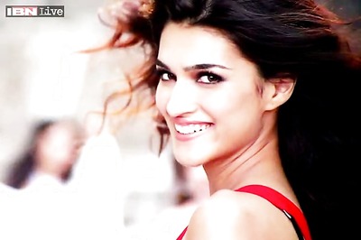Sonam Kapoor, Deepika Padukone, Priyanka Chopra are very stylish: Kriti Sanon