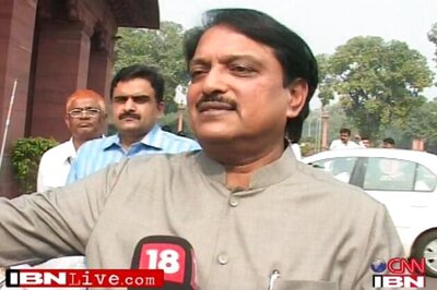 Vilasrao Deshmukh appears before Adarsh panel