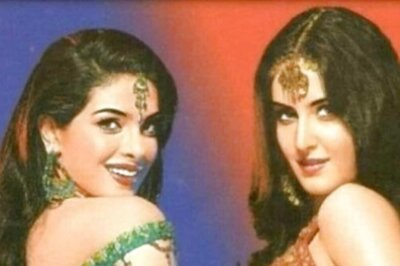 Priyanka Chopra Shares A Throwback Photo With Katrina Kaif, Says ‘Dunno Who Took It’; See Here