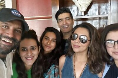 Farah Khan Off to Dubai with 'Bollygang' Farhan Akhtar, Gauri Khan, Shibani Dandekar