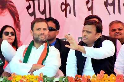 No 'UP ke Ladke' for 2019? SP Seals Alliance With BSP and RLD, Leaves Only Two Seats for Congress
