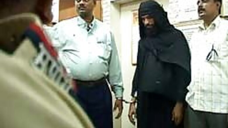 Burqa-clad man held in Mumbai