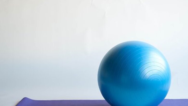 How to Warm up With an Exercise Ball