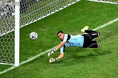 Real Madrid lure Costa Rica goalkeeper Keylor Navas from Levante