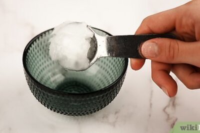 How to Make Glitter Lip Gloss