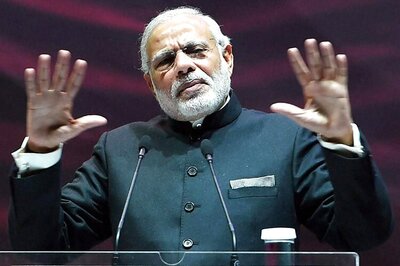 Sack officials who do not perform despite complaint, PM tells secretaries