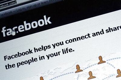 Facebook working on a professional social network 'Facebook at Work': Report